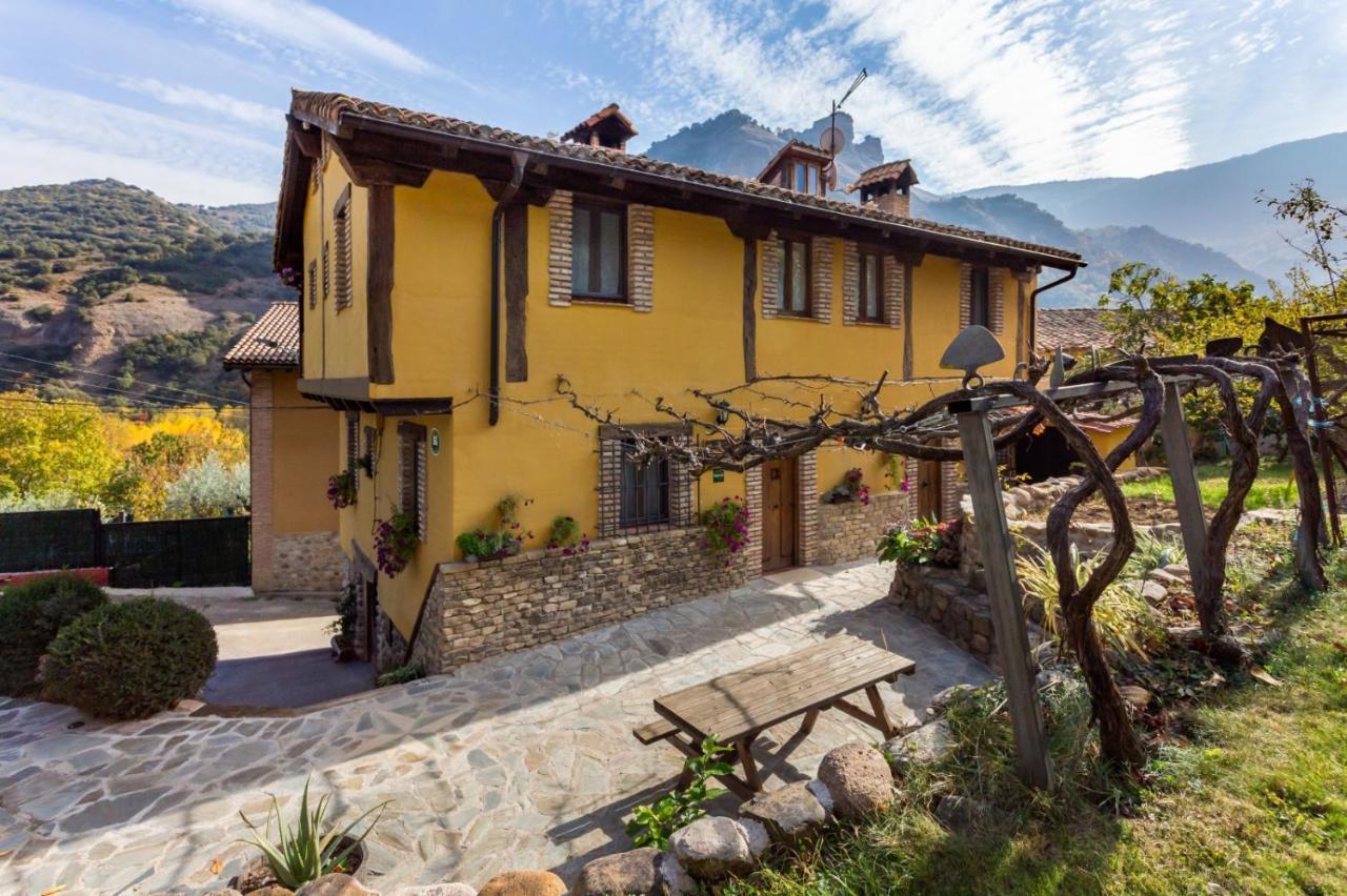 منزل الضيف Panzares  في Casa Senderuela المظهر الخارجي الصورة