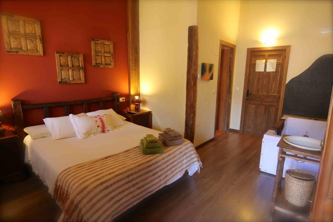 منزل الضيف Panzares  في Casa Senderuela المظهر الخارجي الصورة