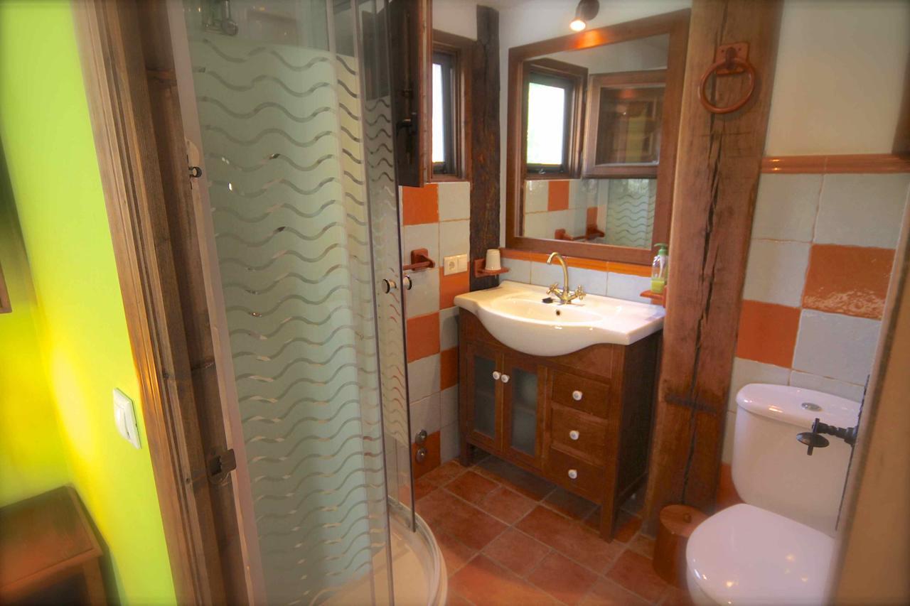 منزل الضيف Panzares  في Casa Senderuela المظهر الخارجي الصورة
